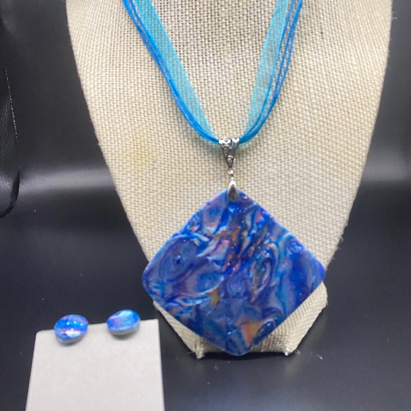Handmade Pendant Necklace and Matching Earrings - Picture 1 of 1